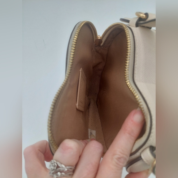 Coach Heart-Shaped Crossbody In Signture Canvas Light Brown/ White - Picture 9 of 11